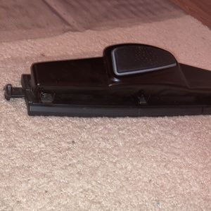 Black 3 hole puncher
